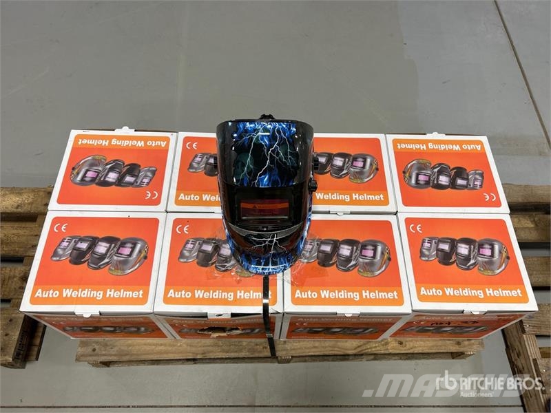 Quantity of (9) Auto Darkening Welding Helmets (Un Ostale komponente za građevinarstvo