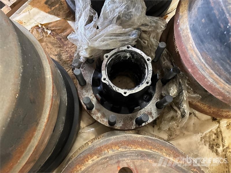 Quantity of (9) Brake Drums Ostale kargo komponente