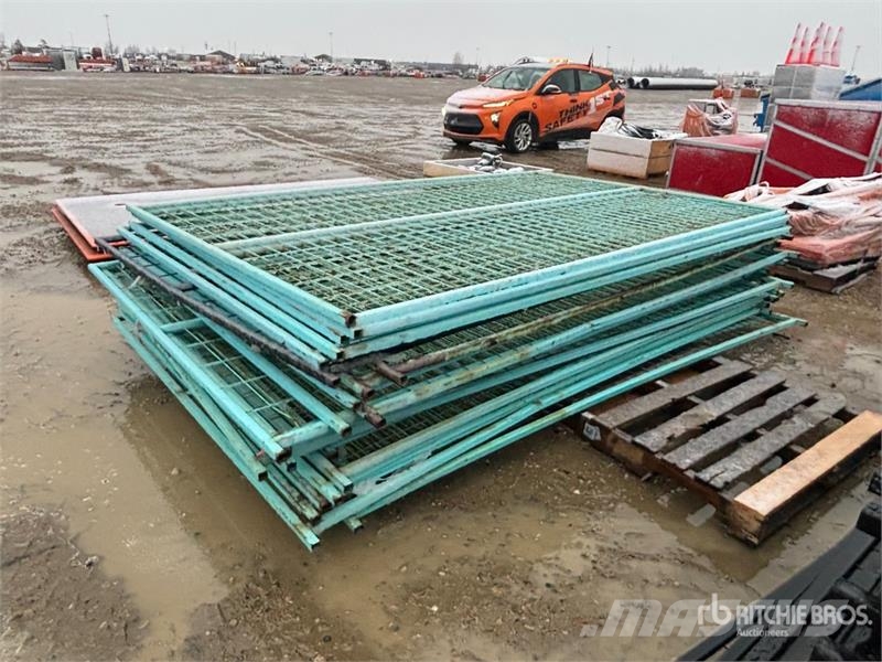 Quantity of 9 ft 6 in x 6 ft Temporary Site Fence مكونات أخرى