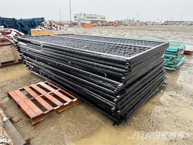 Quantity of 9 ft 6 in x 6 ft Temporary Site Fence مكونات أخرى
