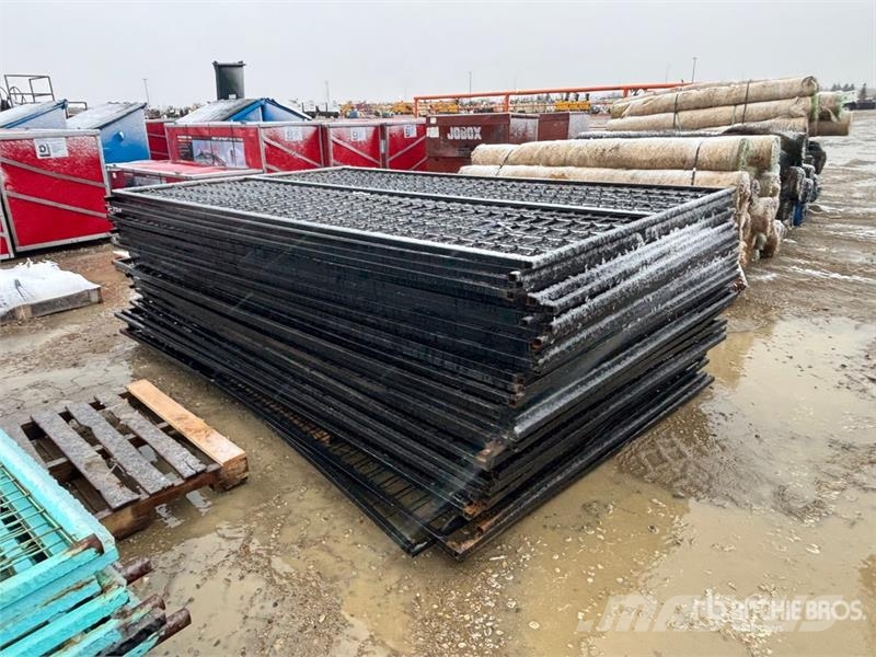 Quantity of 9 ft 6 in x 6 ft Temporary Site Fence مكونات أخرى