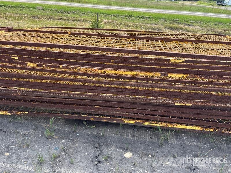 Quantity of 9 ft 6 in x 70 in Temporary Site Fence Other components