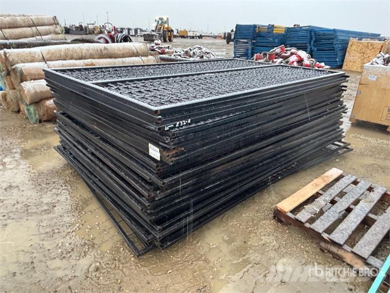 Quantity of 9 ft 6 in x 6 ft Temporary Site Fence مكونات أخرى