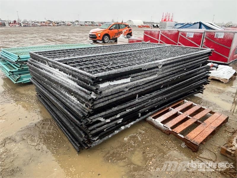 Quantity of 9 ft 6 in x 6 ft Temporary Site Fence مكونات أخرى