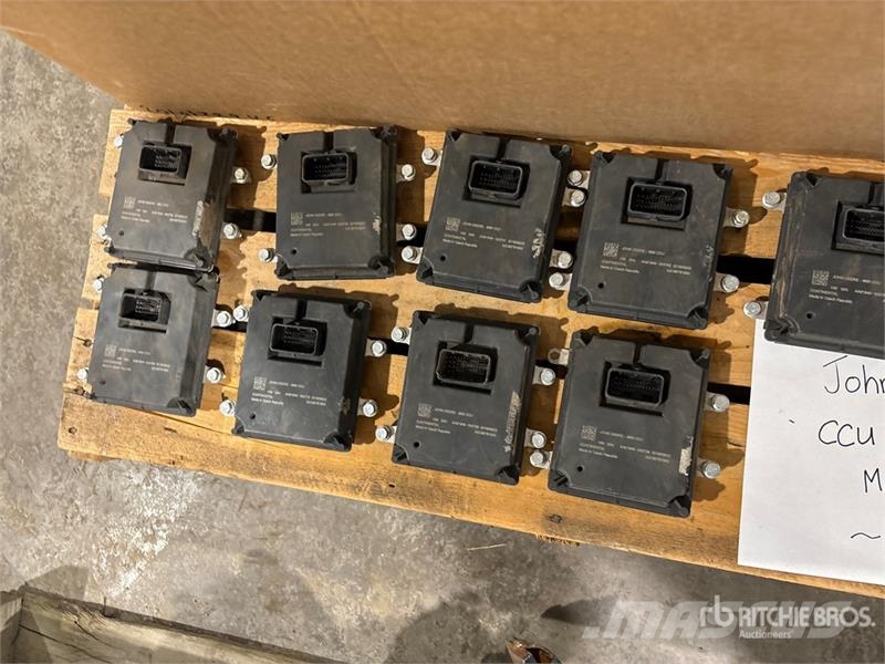Quantity of (9) John Deere M50 CCU Vehicle Control Andre komponenter