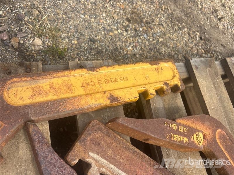 Quantity of (9) Ripper Shanks - Fits Motor Grader Drugi deli