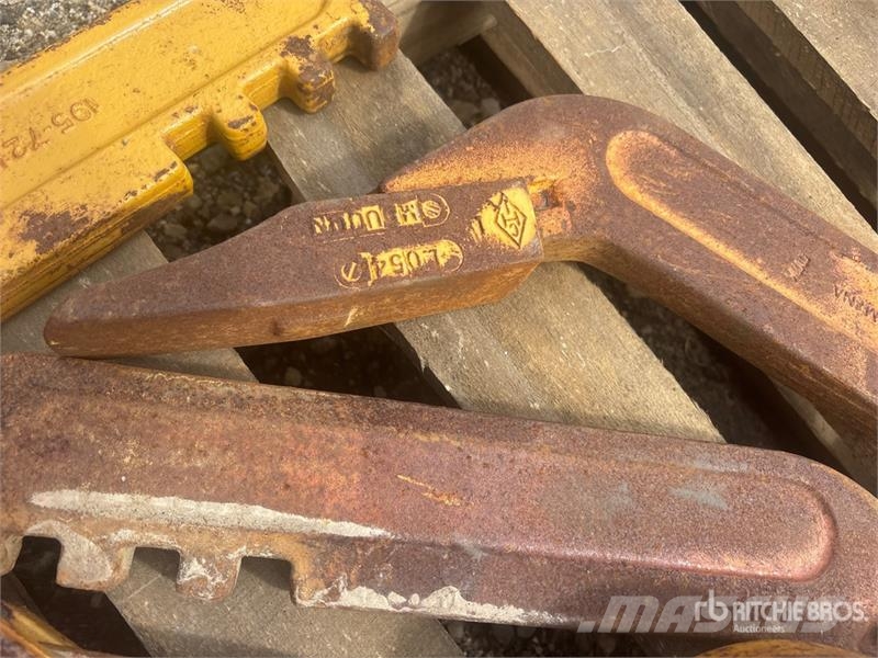 Quantity of (9) Ripper Shanks - Fits Motor Grader Drugi deli