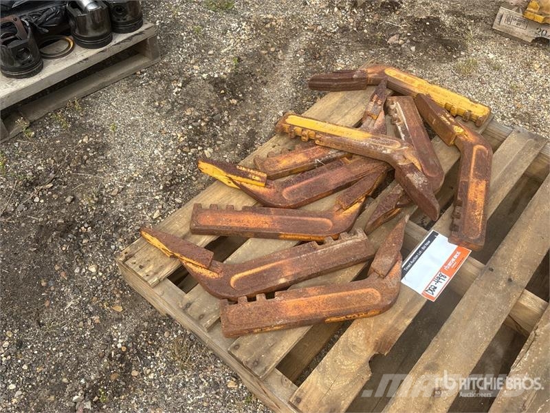 Quantity of (9) Ripper Shanks - Fits Motor Grader Drugi deli