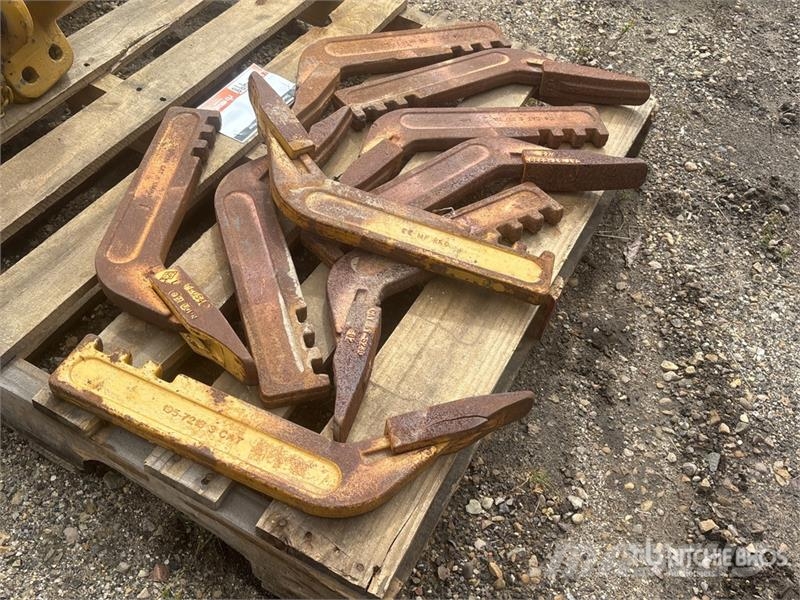 Quantity of (9) Ripper Shanks - Fits Motor Grader Drugi deli