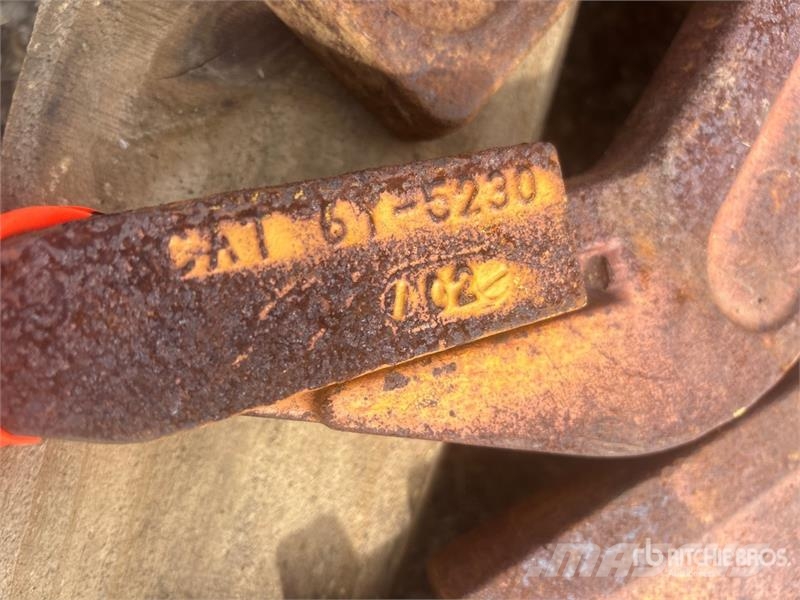 Quantity of (9) Ripper Shanks - Fits Motor Grader Drugi deli