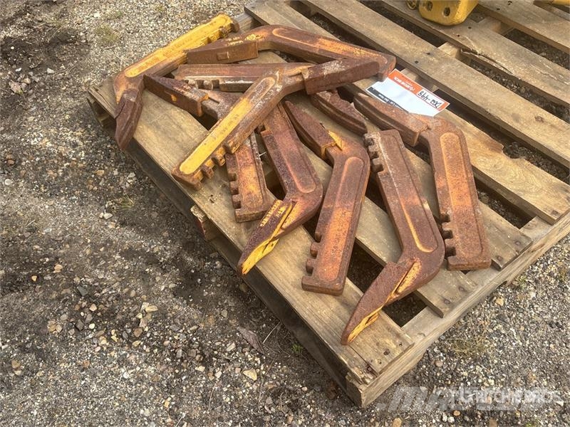 Quantity of (9) Ripper Shanks - Fits Motor Grader Drugi deli
