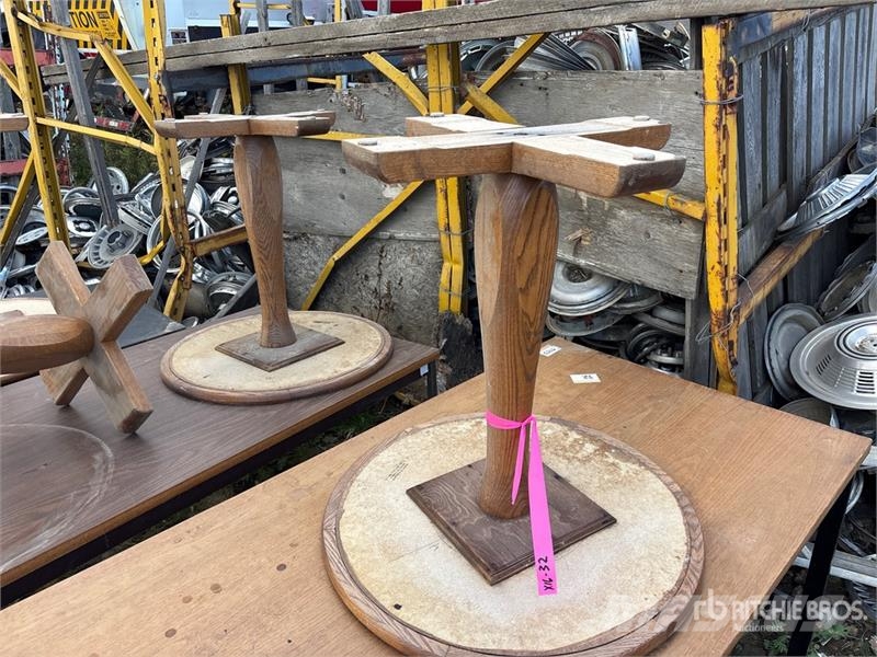  Quantity of (9) Tables معدات البناء - غير ذلك