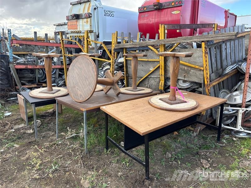  Quantity of (9) Tables معدات البناء - غير ذلك