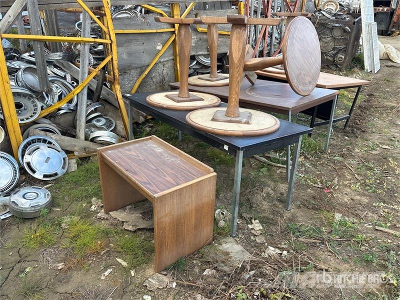  Quantity of (9) Tables معدات البناء - غير ذلك
