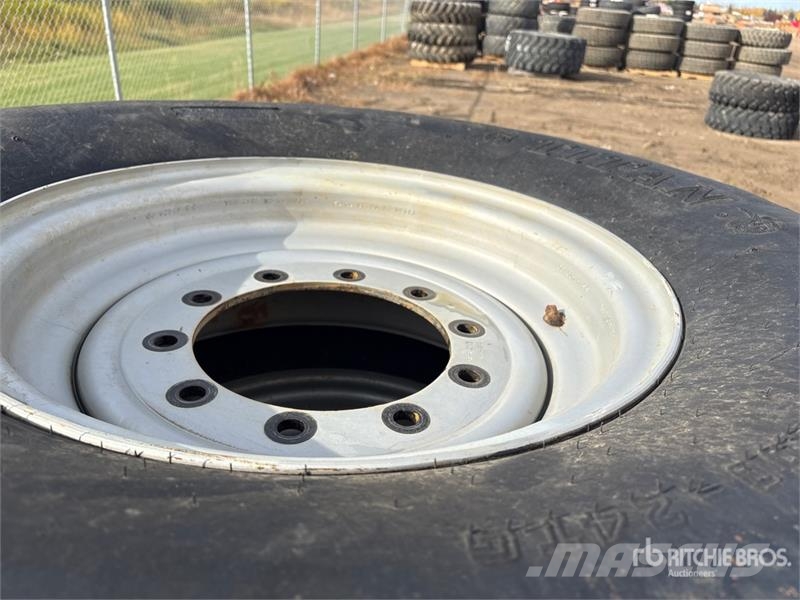  Quantity of (9) Tires - Fits Telehandler الإطارات والعجلات والحافات