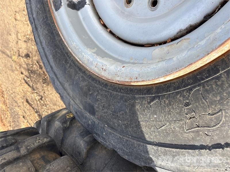  Quantity of (9) Tires - Fits Telehandler الإطارات والعجلات والحافات