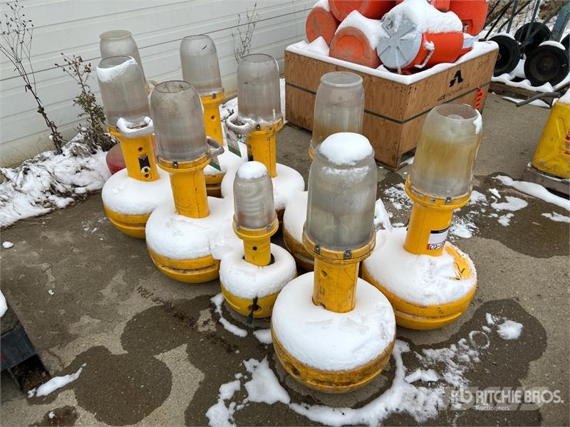 Quantity of (9) Wobblelight Work Lights معدات البناء - غير ذلك