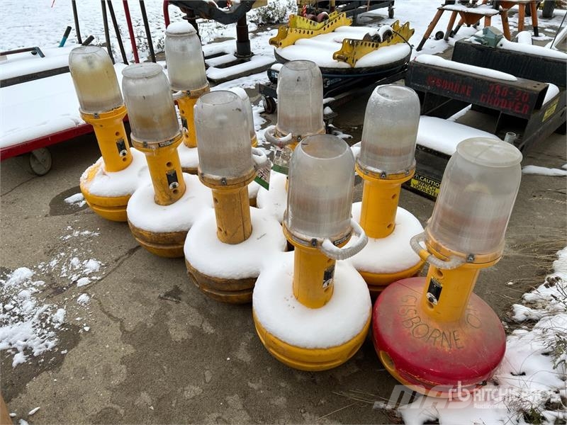 Quantity of (9) Wobblelight Work Lights معدات البناء - غير ذلك