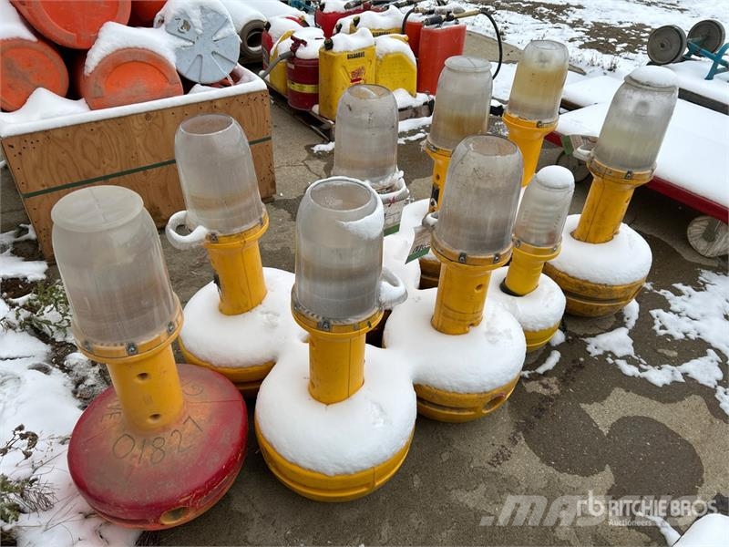 Quantity of (9) Wobblelight Work Lights معدات البناء - غير ذلك
