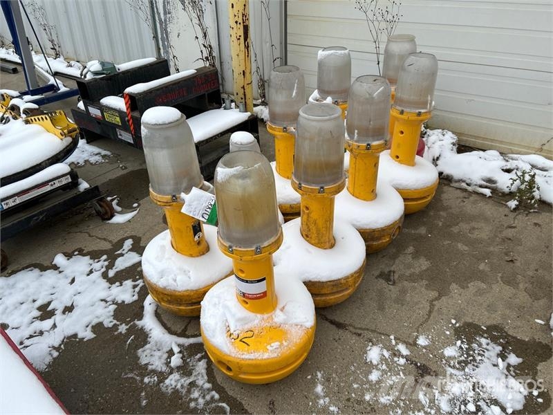 Quantity of (9) Wobblelight Work Lights معدات البناء - غير ذلك