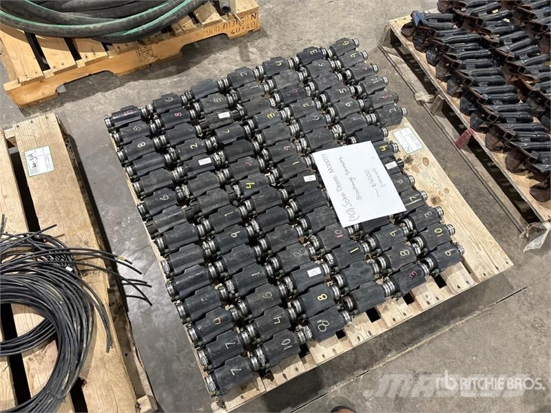Quantity of (90) John Deere AA70077 Blockage Senso Kiti naudoti statybos komponentai