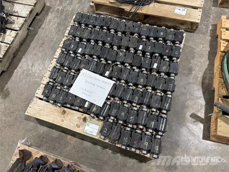 Quantity of (90) John Deere AA70077 Blockage Senso Kiti naudoti statybos komponentai