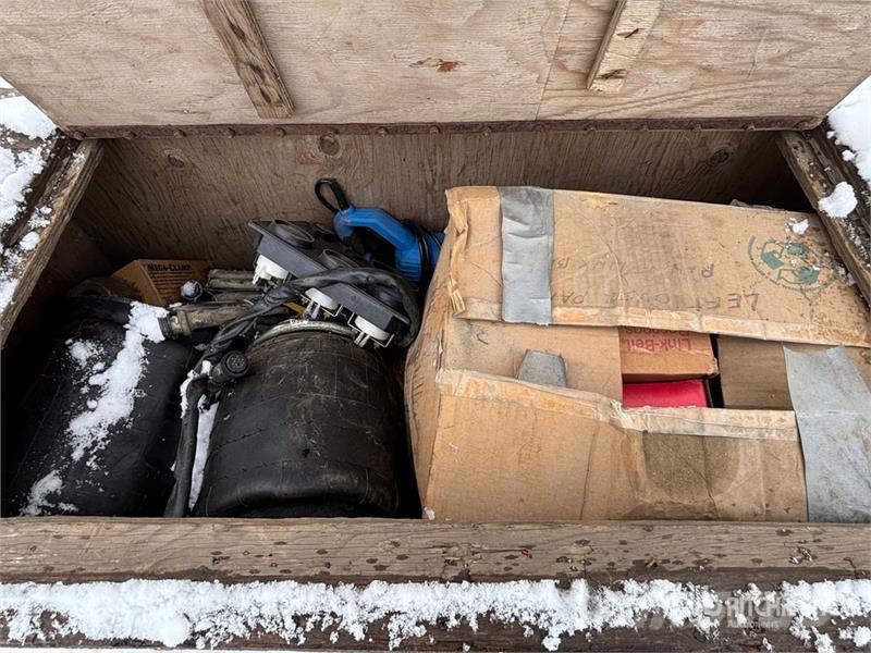  Quantity of Air Bags, Bearings معدات النقل - غير ذلك