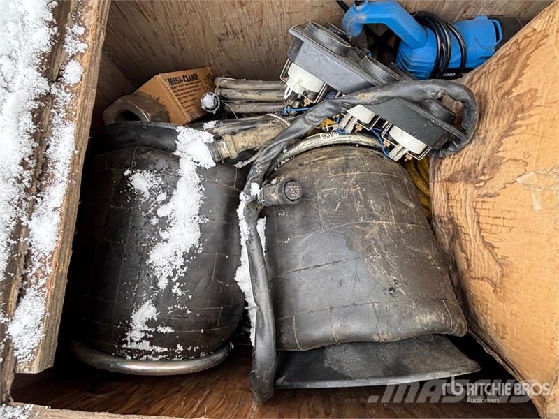  Quantity of Air Bags, Bearings معدات النقل - غير ذلك