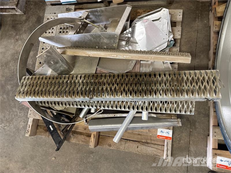 Quantity of Aluminum Truck Fenders Ostale kargo komponente