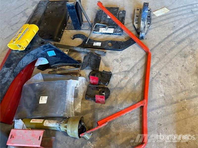 Quantity of Assorted Agricultural Equipment Parts Kiti naudoti statybos komponentai