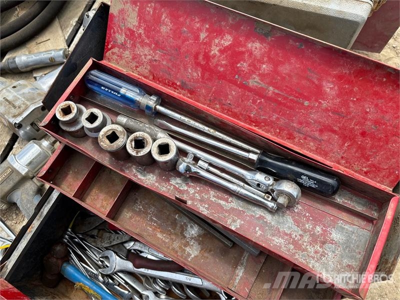 Quantity of Assorted Air Tools Kiti naudoti statybos komponentai