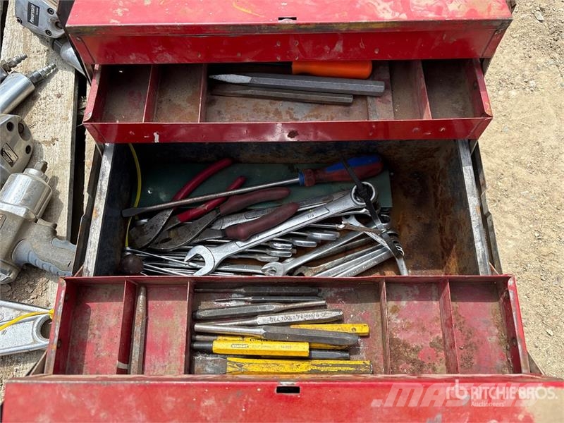 Quantity of Assorted Air Tools Kiti naudoti statybos komponentai