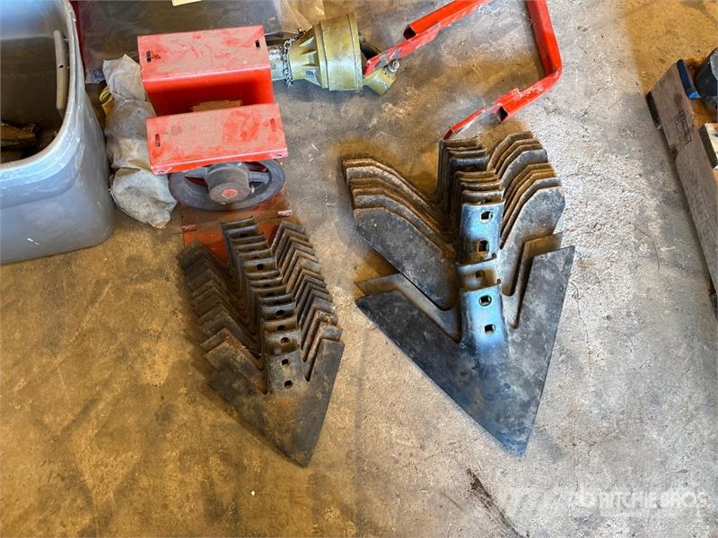 Quantity of Assorted Agricultural Equipment Parts Kiti naudoti statybos komponentai