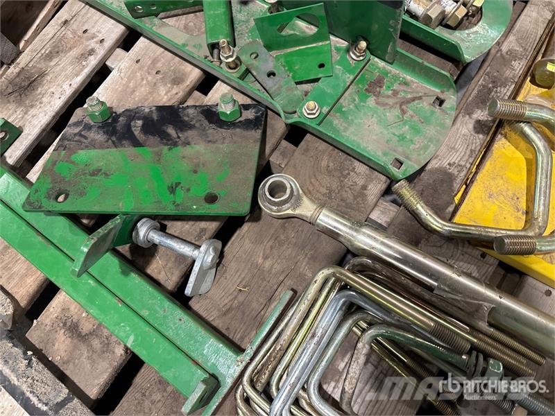 Quantity of Assorted Agricultural Parts Andre komponenter