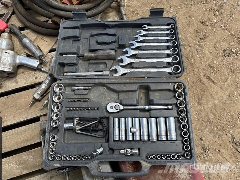 Quantity of Assorted Air Tools Kiti naudoti statybos komponentai