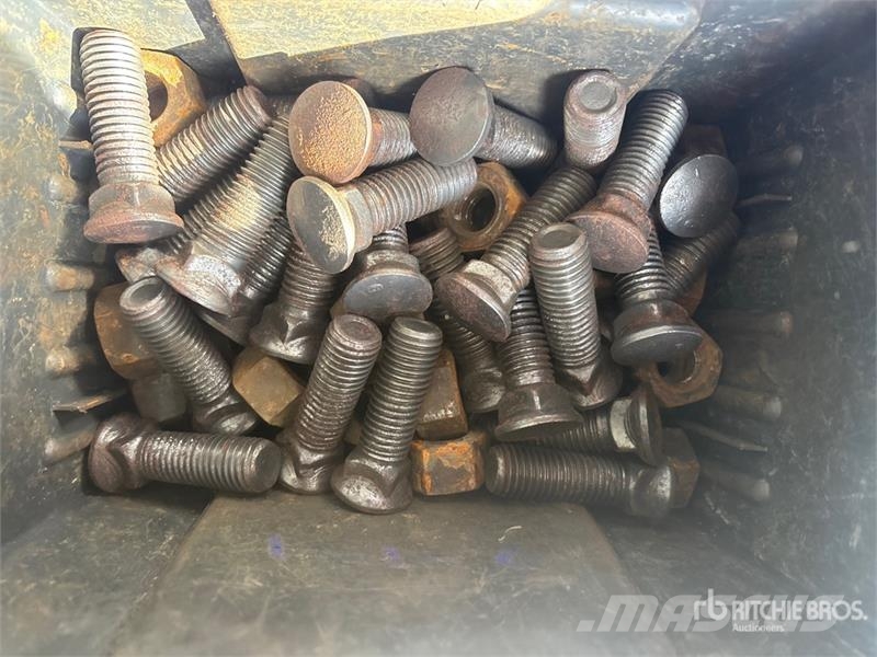 Quantity of Assorted Bolts Drugi deli
