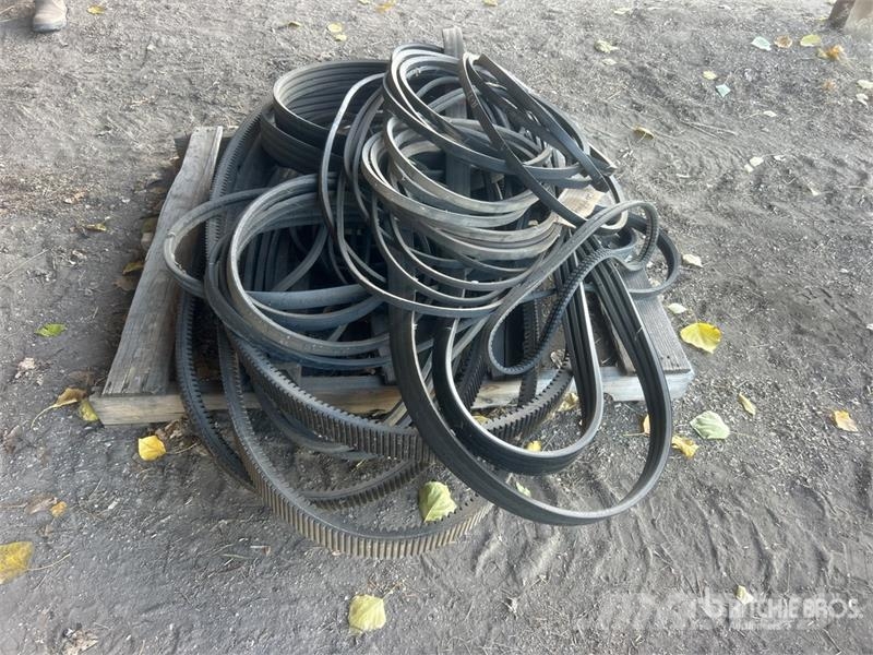 Quantity of Assorted Belts Andre komponenter