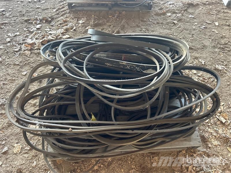 Quantity of Assorted Belts Andre komponenter