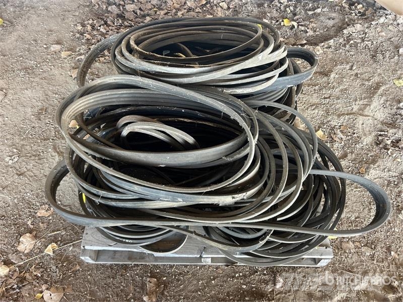 Quantity of Assorted Belts Andre komponenter