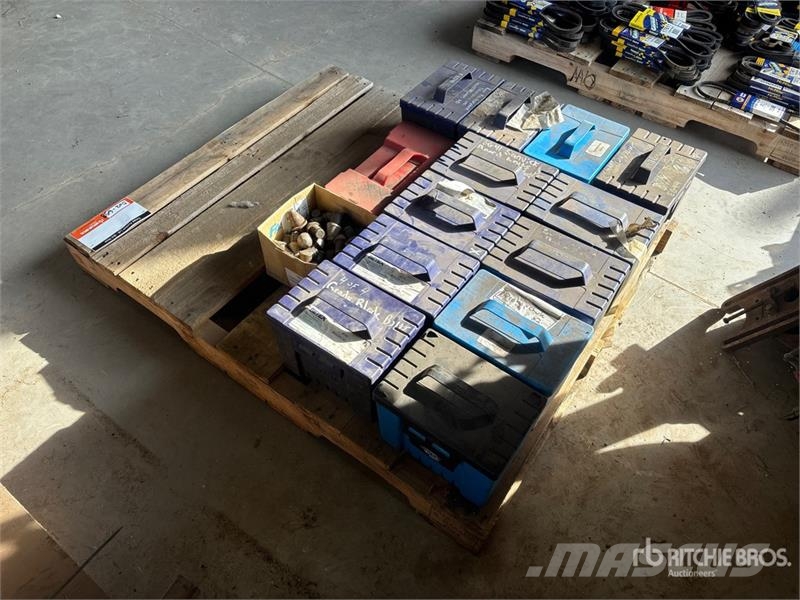 Quantity of Assorted Bolts Drugi deli