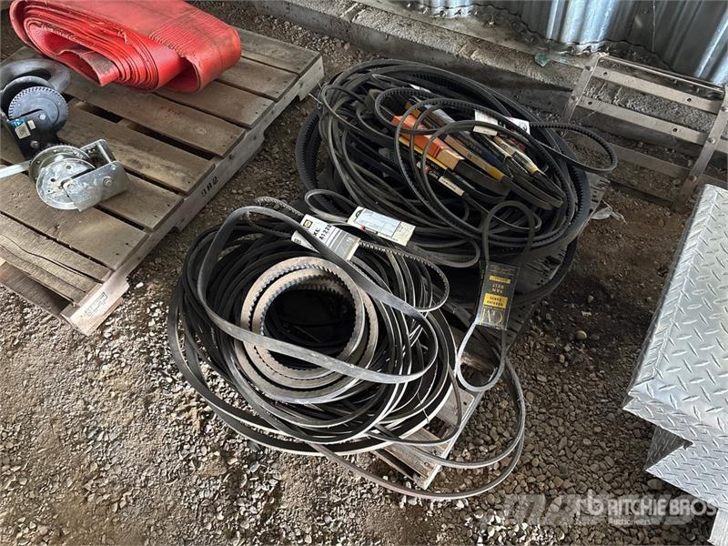 Quantity of Assorted Belts Andre komponenter