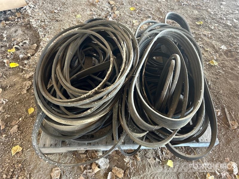 Quantity of Assorted Belts Andre komponenter