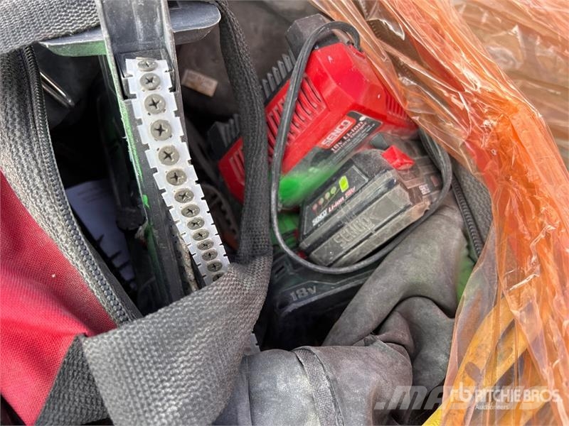  Quantity of Assorted Construction Tools and Suppli مكونات أخرى