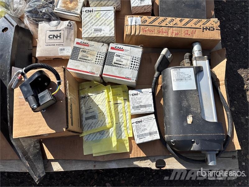  Quantity of Assorted Case IH Combine Parts Egyéb alkatrészek