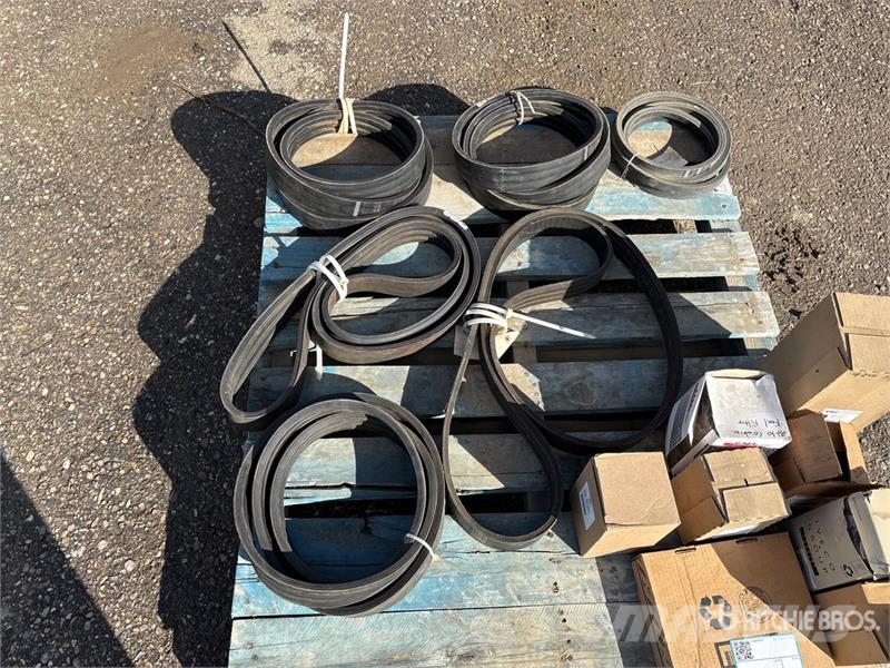 Quantity of Assorted Combine Parts Kiti naudoti statybos komponentai