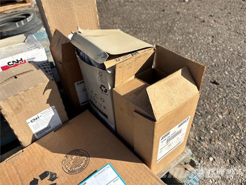 Quantity of Assorted Combine Parts Kiti naudoti statybos komponentai