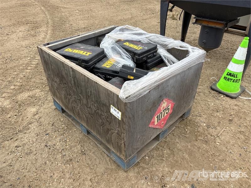 Quantity of Assorted Cordless Power Tools Andre komponenter