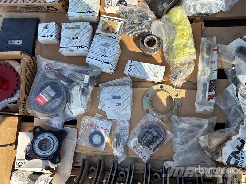  Quantity of Assorted Case IH Combine Parts Egyéb alkatrészek