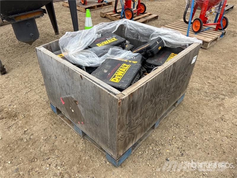 Quantity of Assorted Cordless Power Tools Andre komponenter