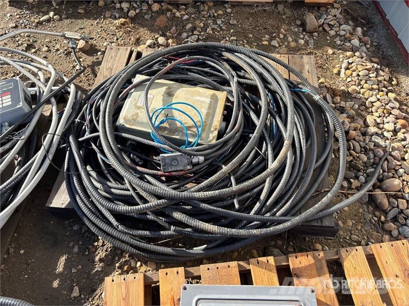 Quantity of Assorted Electrical Parts Egyéb alkatrészek